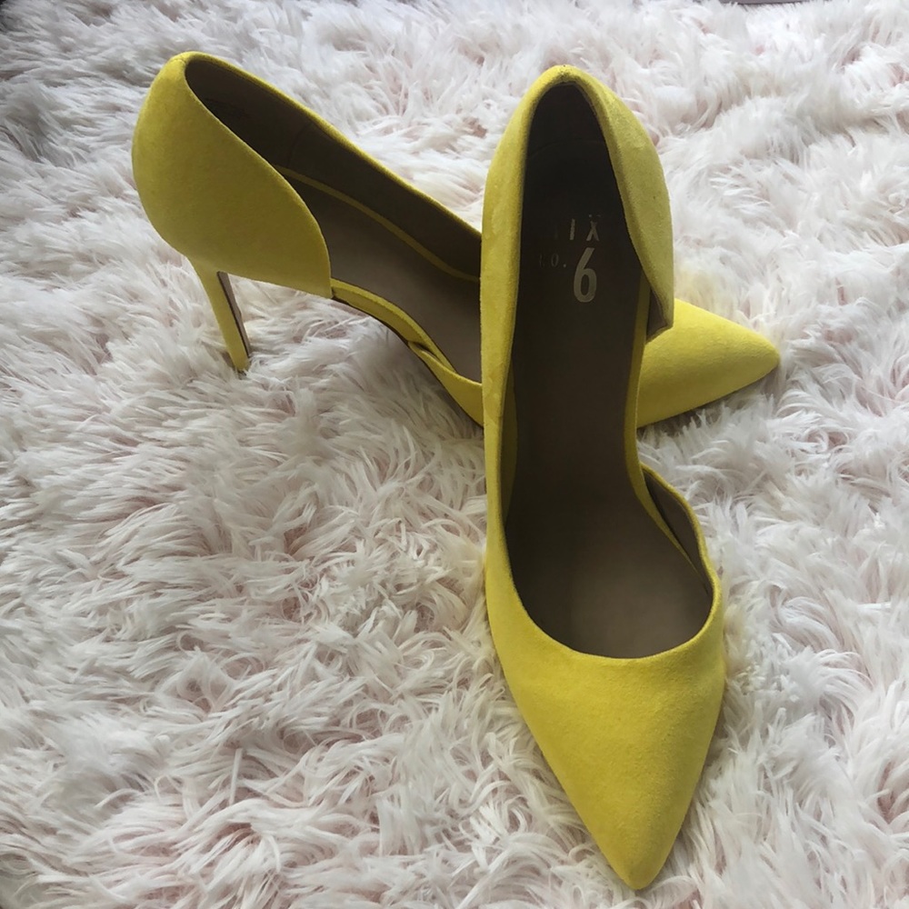 Mix No. 6 neon yellow suede heels. Size 9.5.